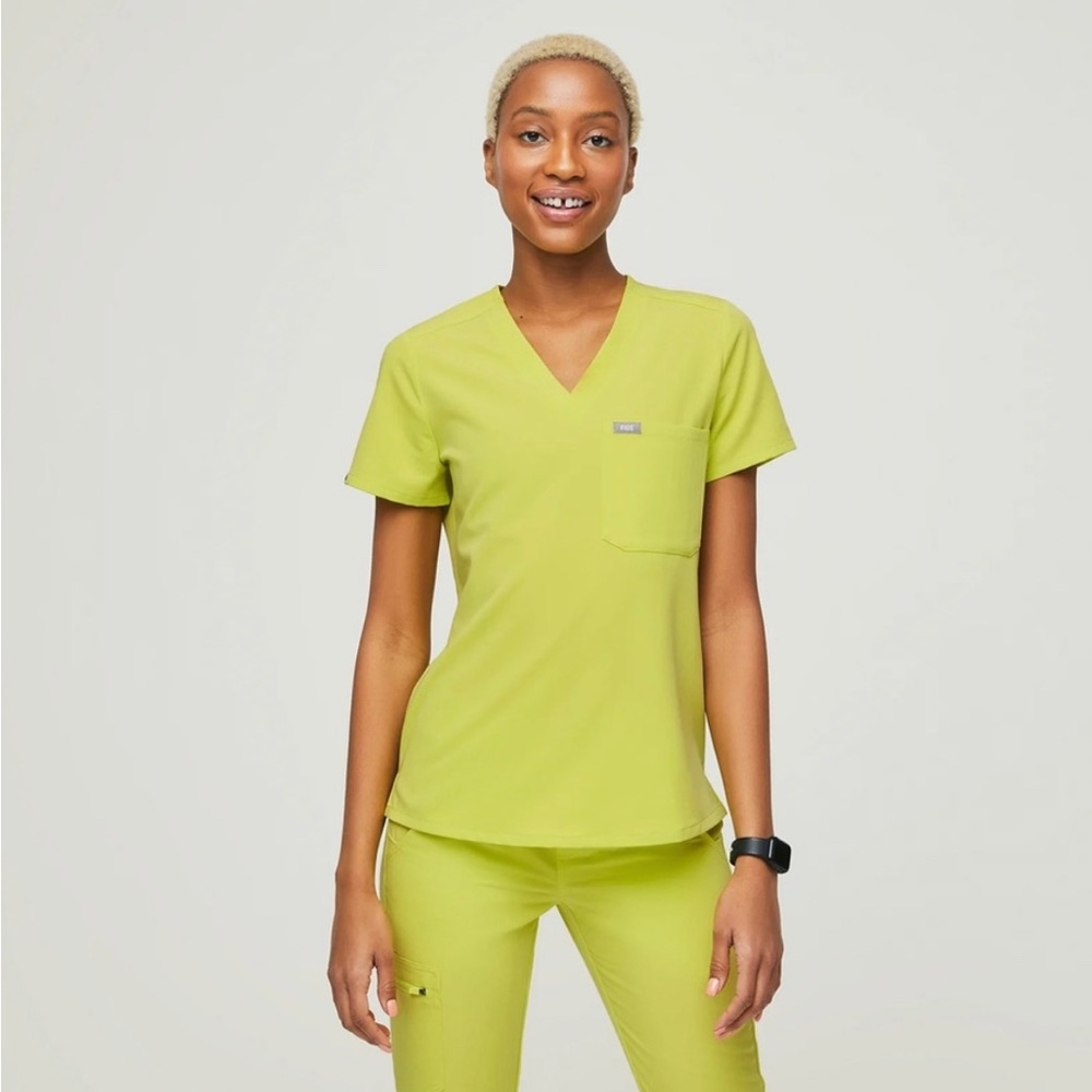 Figs Catarina Scrub top size large color citrine